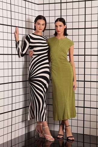 Donna Morgan Women's Striped Long Sleeve Easy Body Maxi Dress in Saudi Arabia