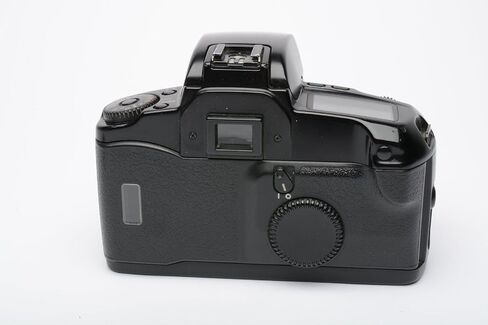 Canon EOS Elan/EOS 100 35mm SLR Film Camera with Canon EF AF Lens Mount. (Renewed) in Saudi Arabia