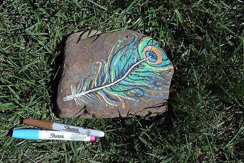 SHARPIE Oil-Based Paint Marker, Bold Point, White, 1 Count - Great for Rock Painting in Saudi Arabia