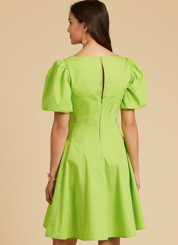 مجموعة أدوات خياطة فستان Fit and Flare من McCall's Misses، رمز التصميم M8405، المقاسات 18-20-22-24-26، متعدد الألوان in Saudi Arabia
