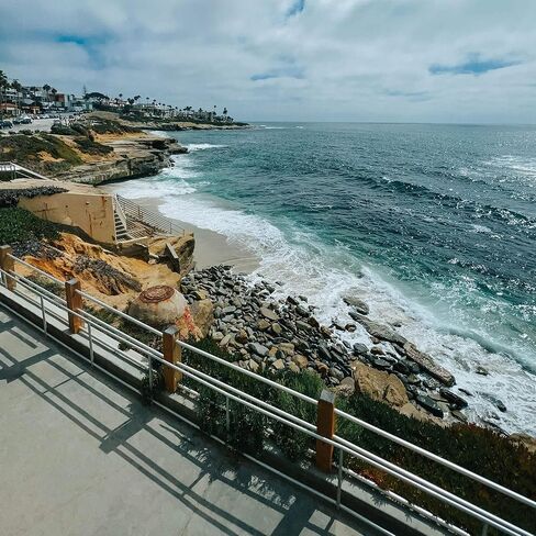 عمود SANDMARC لهاتف iPhone: عصا سيلفي تمديد مقاومة للماء مقاس 10-25 بوصة لهاتف iPhone 15 Pro/Max، 14 Pro/Max، 13 Pro/Max، 12 Pro/Max، 11 Pro/Max، SE، XS، XR، X، 8 & 7 in Kuwait