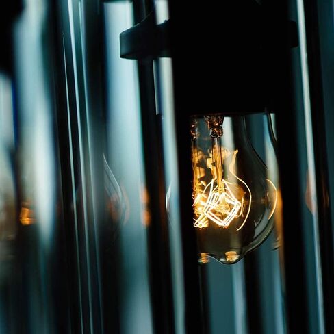 4 عبوات من مصابيح إديسون الكهربائية، 60 وات، مصابيح الإضاءة المتوهجة A19 العتيقة، مصابيح الإضاءة المتوهجة E26 ذات الطراز القديم القابلة للتعتيم، 240 لومن، 2100 ك أبيض دافئ، زجاج كهرماني in Kuwait