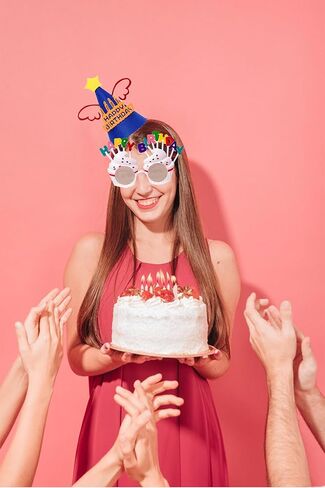 قطعتان من قبعات حفلات عيد الميلاد السعيدة والنظارات الشمسية للأطفال والكبار in Kuwait