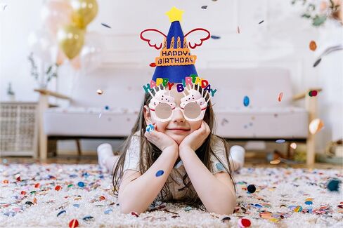 قطعتان من قبعات حفلات عيد الميلاد السعيدة والنظارات الشمسية للأطفال والكبار in Kuwait