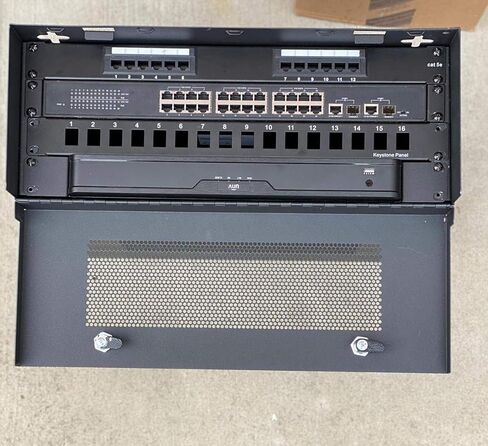 صندوق أمان DVR عالي التحمل مقاس 16 بوصة من Kenuco (شبكة سوداء مقاس 19 بوصة × 13.4 بوصة × 7 بوصة) in Kuwait