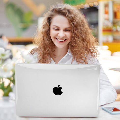 G JGOO متوافق مع حافظة MacBook Air 15 بوصة 2024 2023 إصدار M3 M2 Chip A3114 A2941 Touch ID وRetina Retina، حافظة حماية صلبة للكمبيوتر المحمول + غطاء لوحة مفاتيح + واقي شاشة، شفاف كريستالي in Kuwait