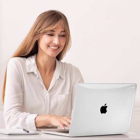 G JGOO متوافق مع حافظة MacBook Air 15 بوصة 2024 2023 إصدار M3 M2 Chip A3114 A2941 Touch ID وRetina Retina، حافظة حماية صلبة للكمبيوتر المحمول + غطاء لوحة مفاتيح + واقي شاشة، شفاف كريستالي in Kuwait