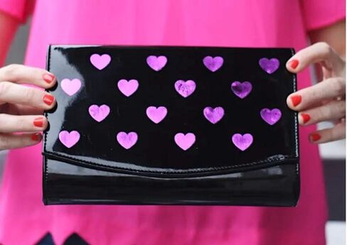 فينيل نقل الحرارة من رقائق الكروم المائي بطول 10 أقدام HTV - عاكس، سهل إزالة الأعشاب الضارة، يمكن كيه على الفينيل من أجل صورة ظلية كاميو، كريكت، جميع أدوات القطع الحرفية من Craftables in Kuwait