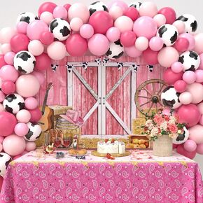 142 قطعة من ديكورات حفلات رعاة البقر الغربية، 140 قطعة من بالونات رعاة البقر، قطعة واحدة من خلفية رعاة البقر، قطعة واحدة من مفرش طاولة رعاة البقر للموضوع الغربي وحفلات أعياد الميلاد وحفلات استقبال المولود الجديد in Kuwait