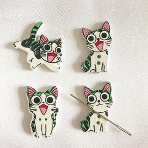 Lovely Kitten Needle Minder Cat Magnet Needle Keeper for Embroidery Cross Stitch in Kuwait
