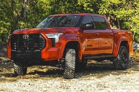 مشاعل الحاجز Rough Country Defender لـ 2022-2023 Toyota Tundra - A-T02224 in Kuwait