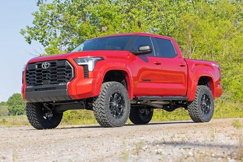 مشاعل الحاجز Rough Country Defender لـ 2022-2023 Toyota Tundra - A-T02224 in Kuwait