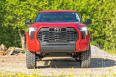 مشاعل الحاجز Rough Country Defender لـ 2022-2023 Toyota Tundra - A-T02224 in Kuwait