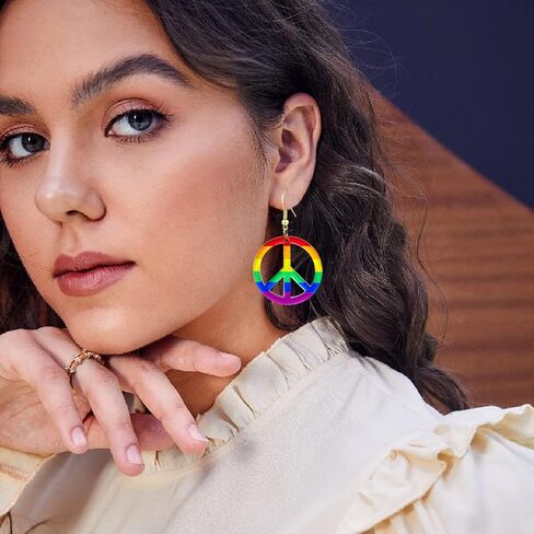 Colourful Resin heart Geometric Earrings Lightweight Rainbow Acrylic Resin Dangle Drop Earrings for Women Girls Statement Jewelry in Saudi Arabia
