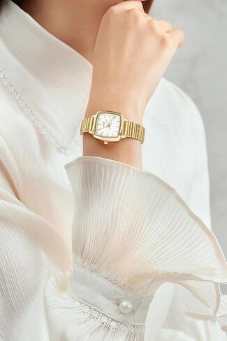 ساعة فورسينينج ذهبية صغيرة للسيدات، هيكل مستطيل عتيق، ساعات سوار من الفولاذ المقاوم للصدأ للنساء in Kuwait