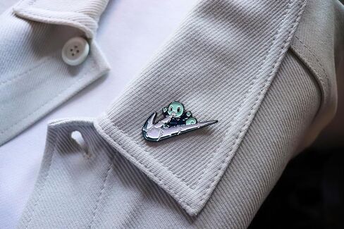 Cartoon Glitter Soft Enamel Badge Pin For Boy or Girl in Saudi Arabia