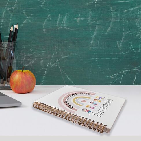 هدايا تقدير المعلم دفتر ملاحظات حلزوني مقاس 5.5 × 8.3 بوصة، يتطلب الأمر قلبًا كبيرًا لتشكيل العقول الصغيرة دفتر ملاحظات حلزوني مبطن بقوس قزح، شكرًا لك على الهدايا للمعلم in Kuwait