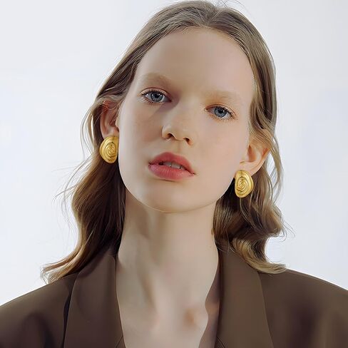 YUJIE Gold Seashell Earrings Gold Statement Earrings for Women Summer Jewelry Gifts in Kuwait