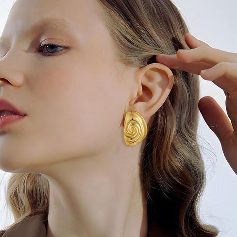 YUJIE Gold Seashell Earrings Gold Statement Earrings for Women Summer Jewelry Gifts in Kuwait