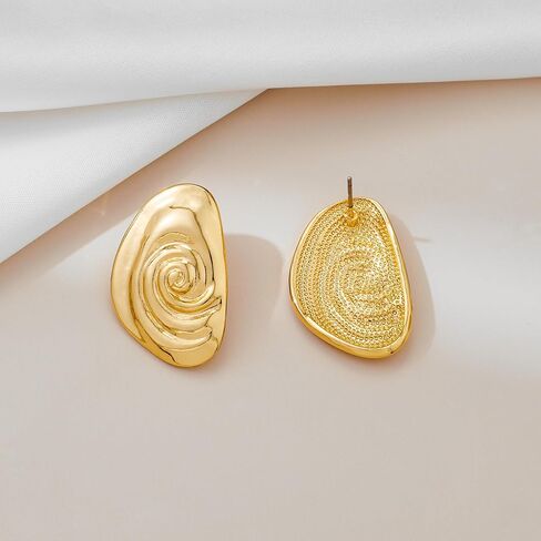 YUJIE Gold Seashell Earrings Gold Statement Earrings for Women Summer Jewelry Gifts in Kuwait