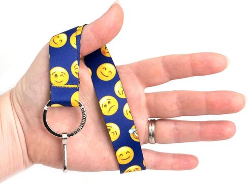 سوار معصم بسلسلة مفاتيح ممتعة من Buttonsmith - صُنع في الولايات المتحدة الأمريكية in Kuwait