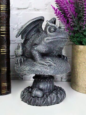 Ebros Gothic Horned Toad Frog Gargoyle مع أجنحة رابضة على Toadstool تمثال فطر ديكور خيالي أسطوري لتمثال Gargoyles بطول 5 بوصات لمحبي قلاع عصر النهضة والكاتدرائيات في العصور الوسطى in Saudi Arabia