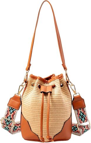 احصل على حقائب طويلة تمر بالجسم من القش للنساء، حقيبة دلو جلدية صغيرة، حقائب يد صيفية من القش، محفظة من الخيزران للسفر in Kuwait