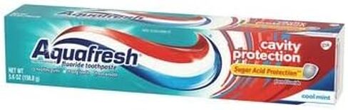 Aquafresh Cavity Protection Fluoride Toothpaste, Cool Mint, for healthy gums, strong teeth & fresh breath, 5.6 ounce (Pack of 5) in Saudi Arabia