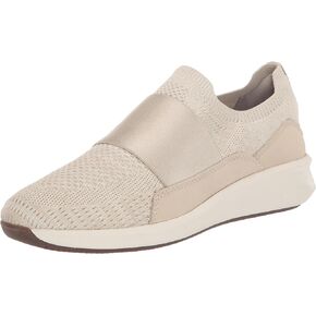Clarks Women's Un Rio Knit Sneaker