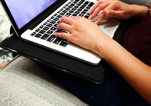 DefenderPad Laptop EMF Radiation Protection & Heat Shield by DefenderShield - EMF Blocker Lap Pad & 5G Protector Computer Lapdesk Compatible with up to 17" Laptop, Chromebook, MacBook (Black) in Kuwait