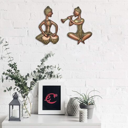 مجموعة من قطعتين من الموسيقيين معلقة على الحائط معدنية باللونين البني والذهبي in Kuwait