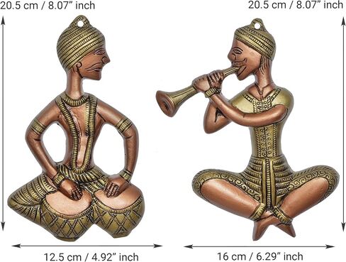 مجموعة من قطعتين من الموسيقيين معلقة على الحائط معدنية باللونين البني والذهبي in Kuwait