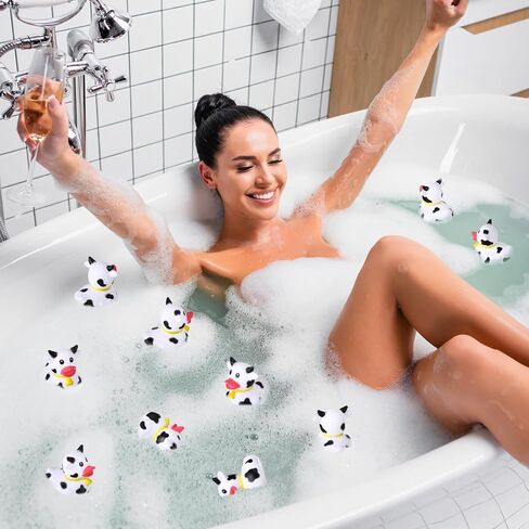 24 قطعة من البط المطاطي البقري الصغير من البط البقري مطبوع عليه بطة كبيرة لموضوع البقرة وحفلات أعياد الميلاد وحفلات حوض الاستحمام وديكورات حفلات أنشطة حمام السباحة الصيفية (بقرة المرتفعات) in Kuwait