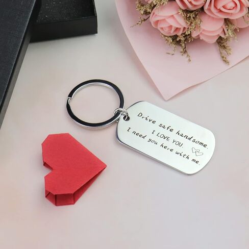 سلسلة مفاتيح رائعة بعبارة «I Need You Here With Me» مناسبة كهدية للصديق والزوج والاب وعيد الميلاد وعيد الحب والكريسماس وعيد الاب، مقاس S in Kuwait