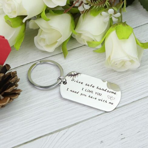 سلسلة مفاتيح رائعة بعبارة «I Need You Here With Me» مناسبة كهدية للصديق والزوج والاب وعيد الميلاد وعيد الحب والكريسماس وعيد الاب، مقاس S in Kuwait