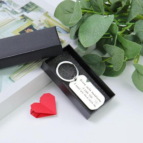 سلسلة مفاتيح رائعة بعبارة «I Need You Here With Me» مناسبة كهدية للصديق والزوج والاب وعيد الميلاد وعيد الحب والكريسماس وعيد الاب، مقاس S in Kuwait