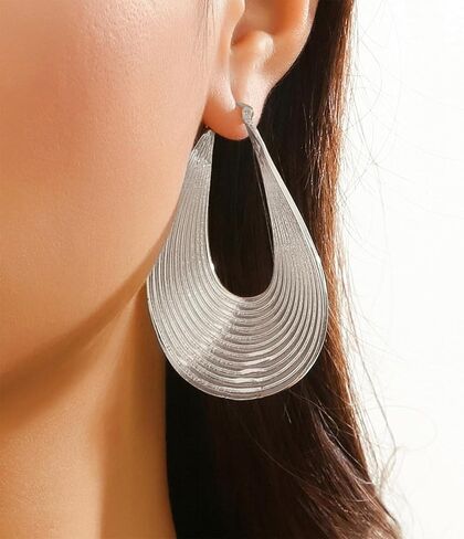RCHENGYANUIMA Vintage Metal Curved Striped Hoop Earrings for Women Girls Gold Plated Pendant Geometric Studs Earrings Party Jewelry in Kuwait