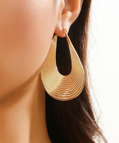 RCHENGYANUIMA Vintage Metal Curved Striped Hoop Earrings for Women Girls Gold Plated Pendant Geometric Studs Earrings Party Jewelry in Kuwait