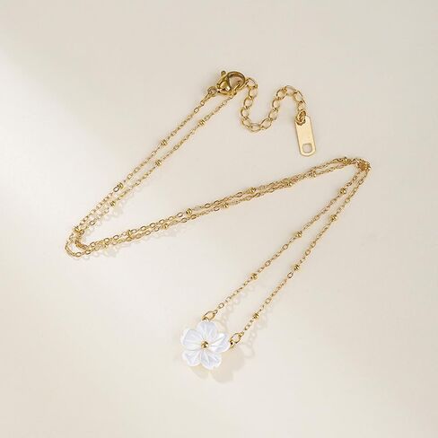 قلادة قلادة زهر الخوخ الأبيض للنساء زهرة الأقحوان الصغيرة اللذيذة والخرز الذهبي المكدس قلادات قلادة مطلية بالذهب عيار 14 قيراط مشبك ورق متعدد الطبقات قابل للتعديل سلسلة قلادة عصرية لطيفة مجوهرات صغيرة هدايا عيد ميلاد للفتيات in Kuwait