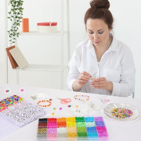 QUEFE 12600 قطعة 3 مم 28 لونًا من الخرز الزجاجي لمجموعة صنع سوار الصداقة، خرز صغير، طقم صنع السوار مع 1560 قطعة من خرز الحروف، خرز القلب، خرز الطين، هدايا الحرف اليدوية لصنع المجوهرات in Kuwait