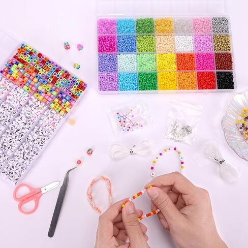 QUEFE 12600 قطعة 3 مم 28 لونًا من الخرز الزجاجي لمجموعة صنع سوار الصداقة، خرز صغير، طقم صنع السوار مع 1560 قطعة من خرز الحروف، خرز القلب، خرز الطين، هدايا الحرف اليدوية لصنع المجوهرات in Kuwait