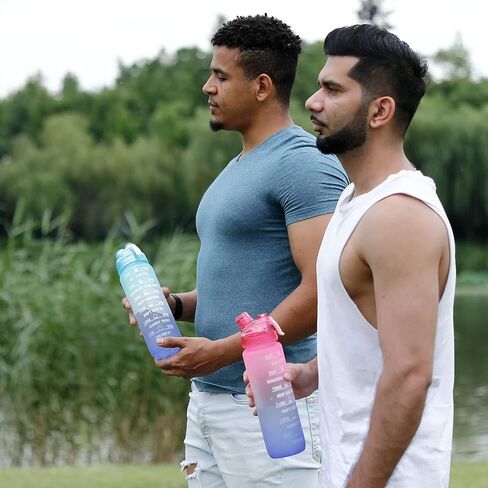 زجاجات مياه تحفيزية من BOTTLE BOTTLE مع علامة زمنية - زجاجة مياه رياضية سعة 32 أونصة مع رذاذ رذاذ مانع للتسرب وزجاجة مياه للشرب للمكتب وصالة الألعاب الرياضية والجري وركوب الدراجات والتمارين الرياضية الخارجية (أخضر أزرق) in Kuwait