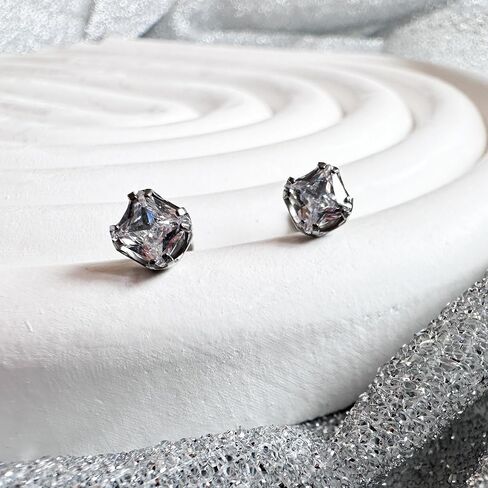 Square CZ Conch Piercing Jewelry 16G G23 Titanium Helix Earrings Shinny Blue Clear CZ Cartilage Stud Internally Threaded Labret Lip Piercings Tragus Jewelry in Saudi Arabia