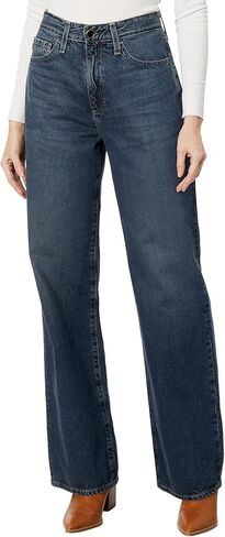 كورا شاهقة وواسعة الساق في القصر in Kuwait