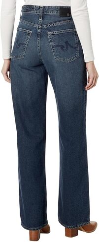 كورا شاهقة وواسعة الساق في القصر in Kuwait