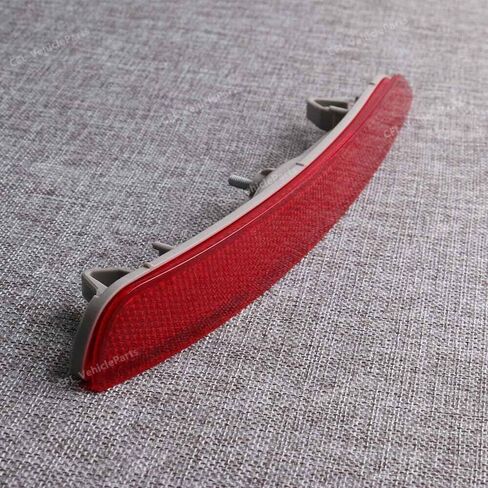 Rear Red Right Bumper Trim Reflector 84281SC000 for Subaru Forester in Kuwait