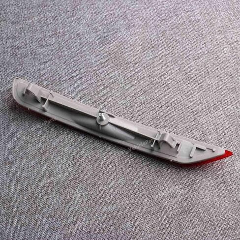 Rear Red Right Bumper Trim Reflector 84281SC000 for Subaru Forester in Kuwait