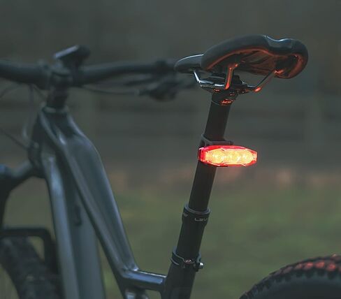 CATEYE - مصباح أمان نهاري قابل لإعادة الشحن عبر USB من ViZ in Kuwait