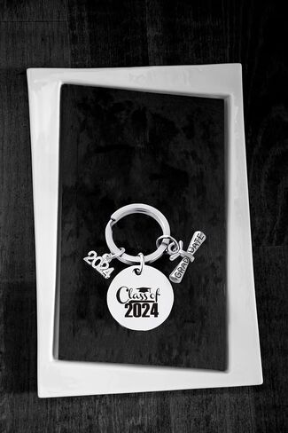Class Of 2024 Graduation Keychain for Seniors Students Masters Nurses Students College High Student Graduation Gifts in Saudi Arabia