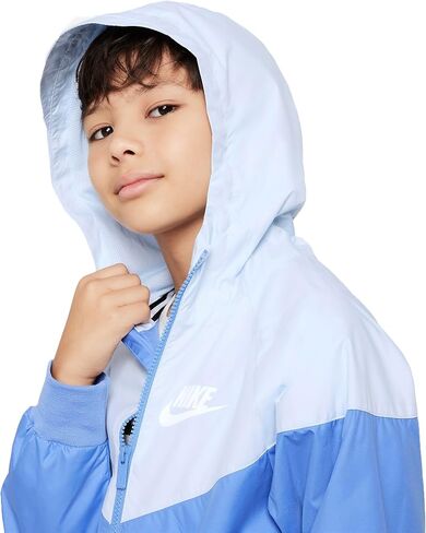 سترة Nike Sportswear Windrunner للأطفال الكبار (الأولاد) فضفاضة بطول الورك (الولايات المتحدة، ألفا، متوسط، عادي، قطبي/أزرق فاتح/قطبي/أبيض) in Saudi Arabia